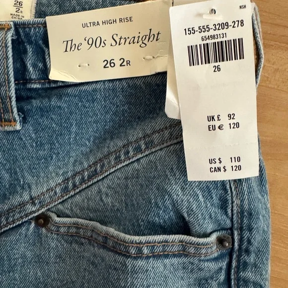NWT Abercrombie & Fitch 90s Straight Leg Ultra High Rise Jeans Size 26 or 2 - Picture 4 of 6
